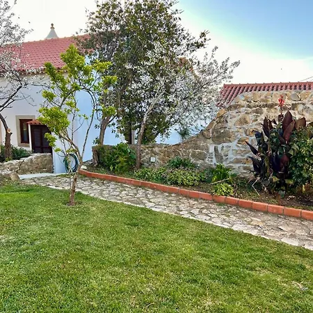 Casas Lentas Slow Living-obidos Prázdninový dům Sobral (Leiria)